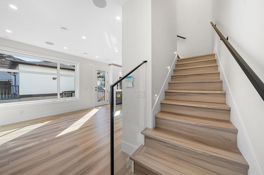 4318 Nanaimo Street Vancouver, BC - 18