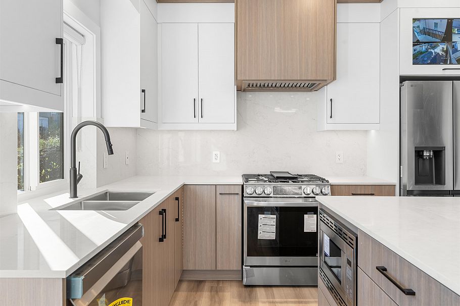 4318 Nanaimo Street Vancouver, BC - 14