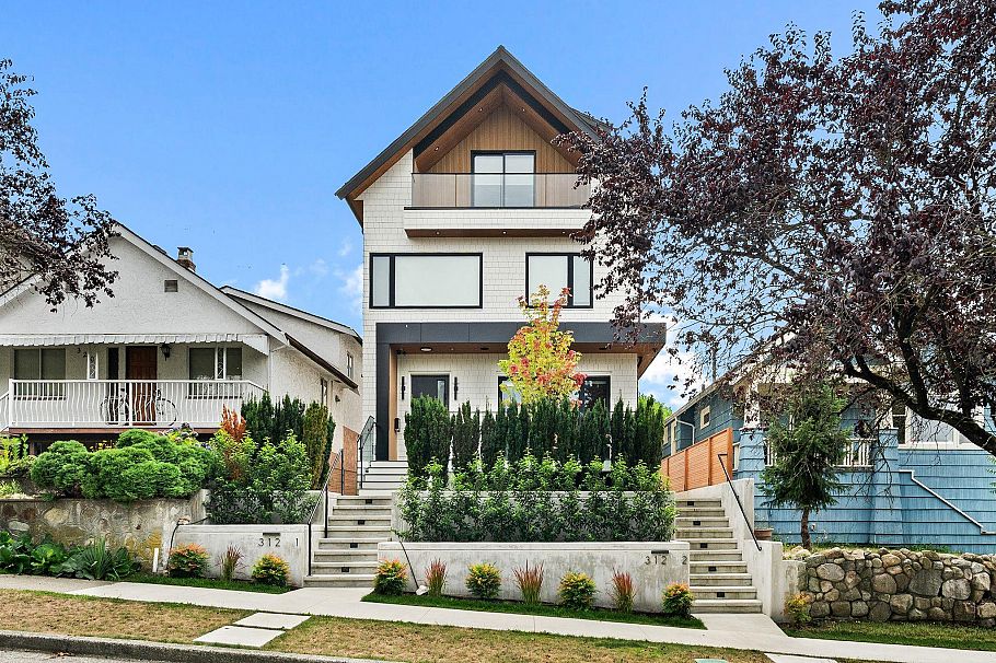 2 312 E 37th Avenue Vancouver, BC - 1