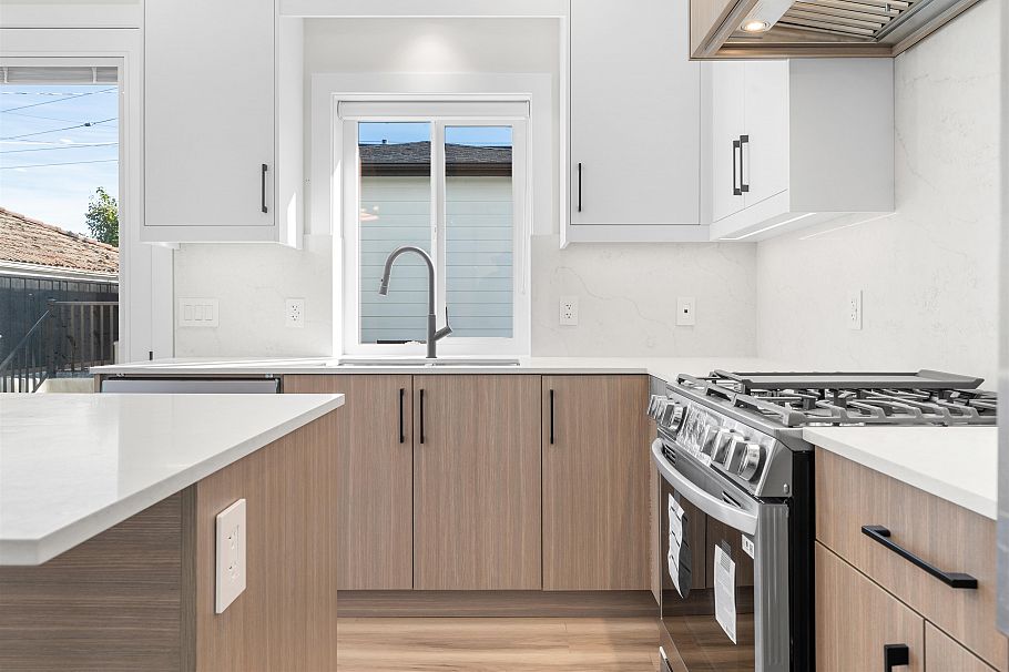 4318 Nanaimo Street Vancouver, BC - 17