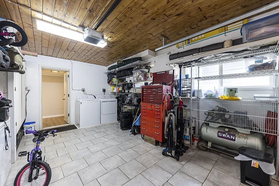 3466 Upton Road North Vancouver, BC - 32