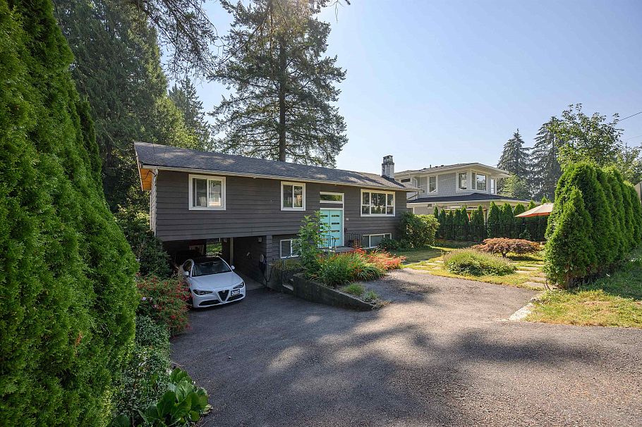 3342 Fromme Road North Vancouver, BC - 34