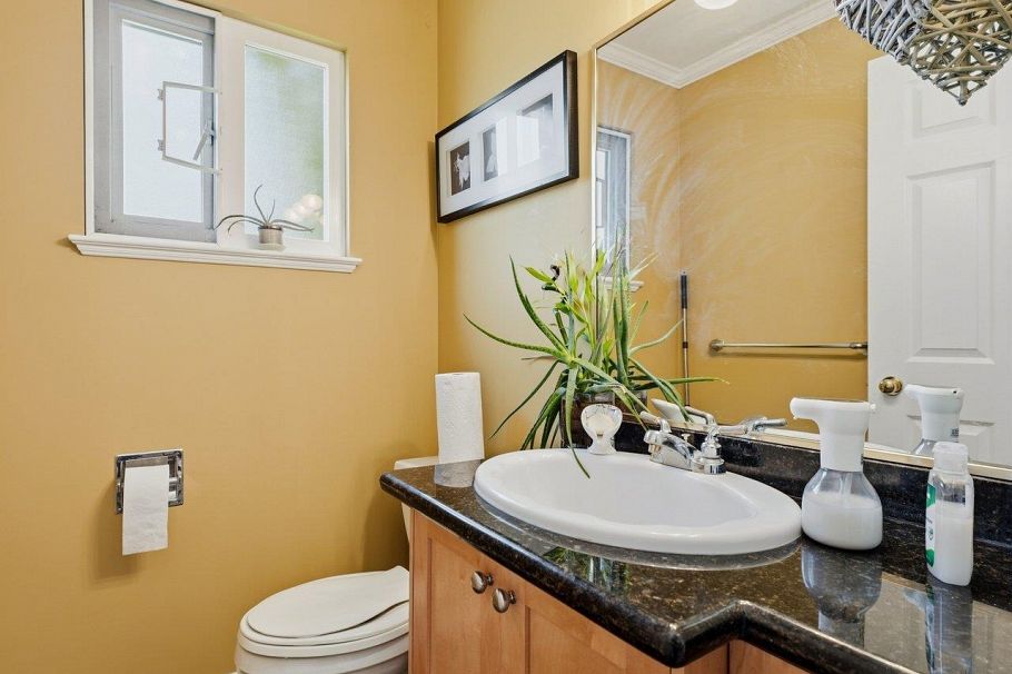 2048 St. Georges Avenue North Vancouver, BC - 10