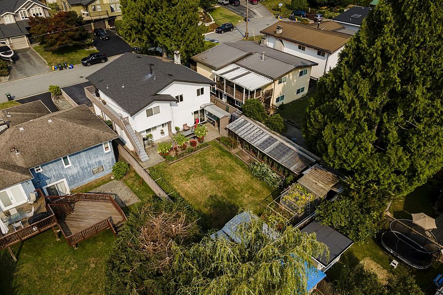 3466 Upton Road North Vancouver, BC - 3