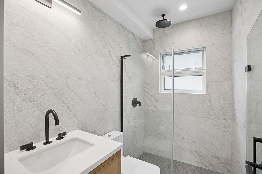 3426 W 11th Avenue Vancouver, BC - 15