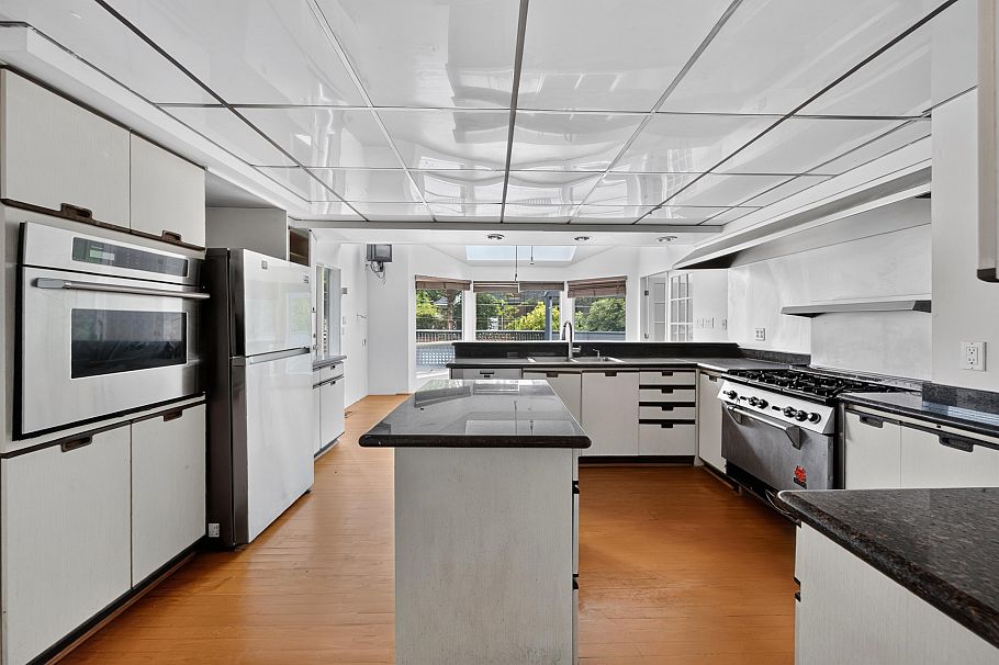 1975 W 18th Avenue Vancouver, BC - 23