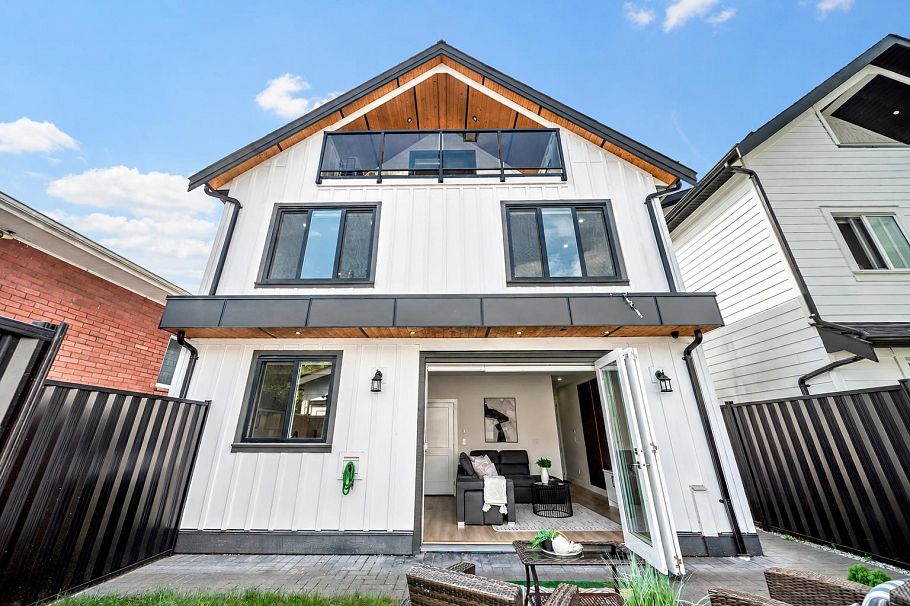 2369 Adanac Street Vancouver, BC - 30