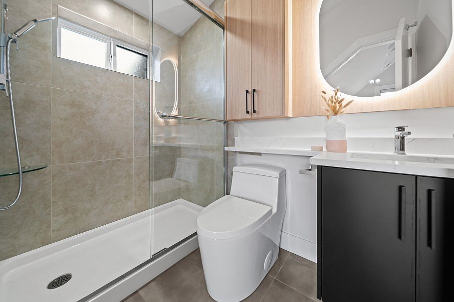 2369 Adanac Street Vancouver, BC - 23