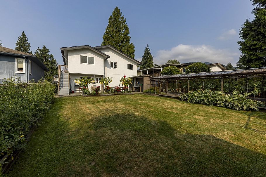 3466 Upton Road North Vancouver, BC - 29