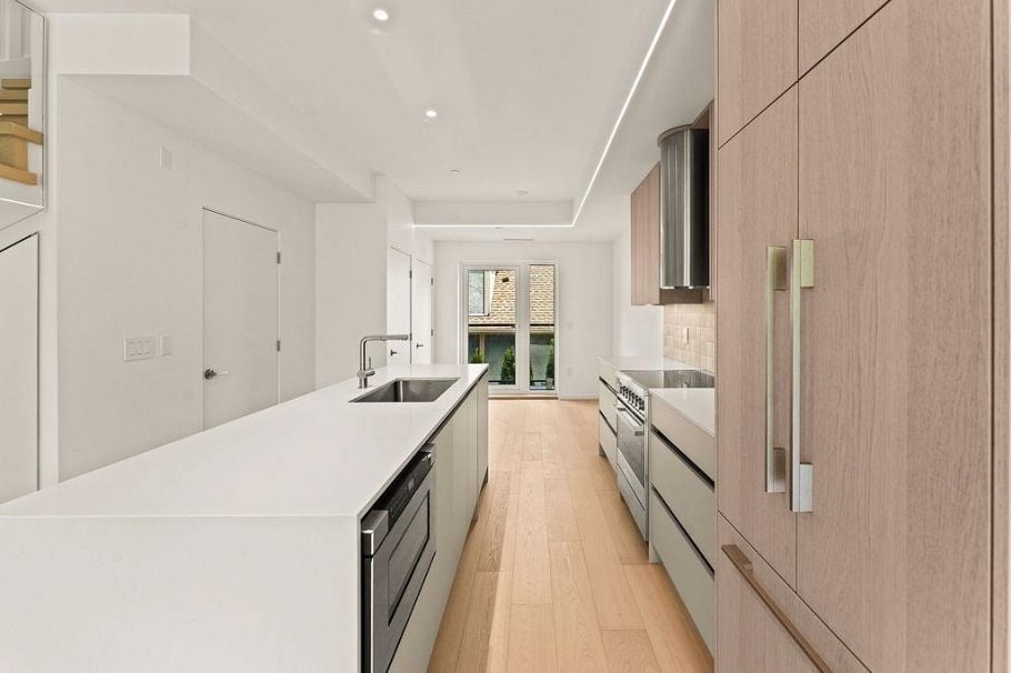 4522 Heather Street Vancouver, BC - 4