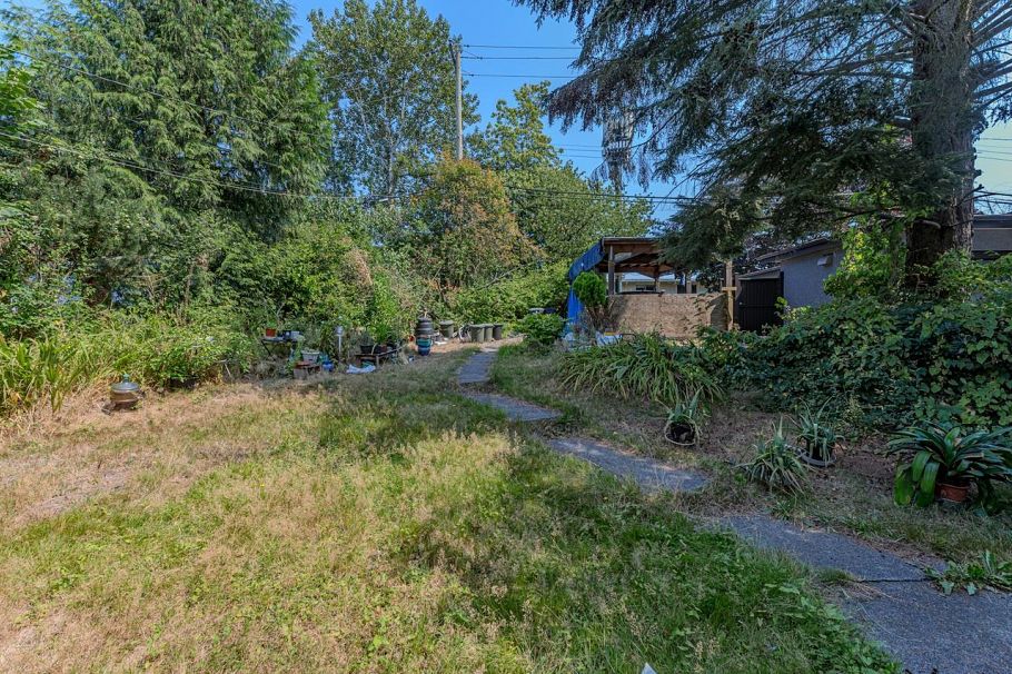3026 Garden Drive Vancouver, BC - 4