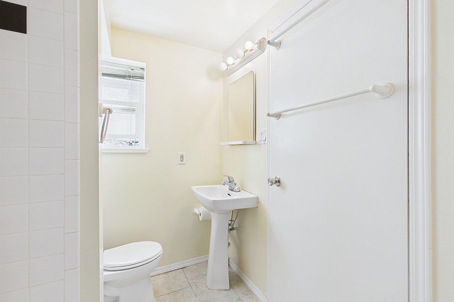 3035 W 5th Avenue Vancouver, BC - 27