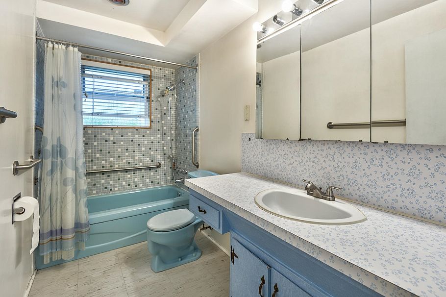 3053 E 16th Avenue Vancouver, BC - 22
