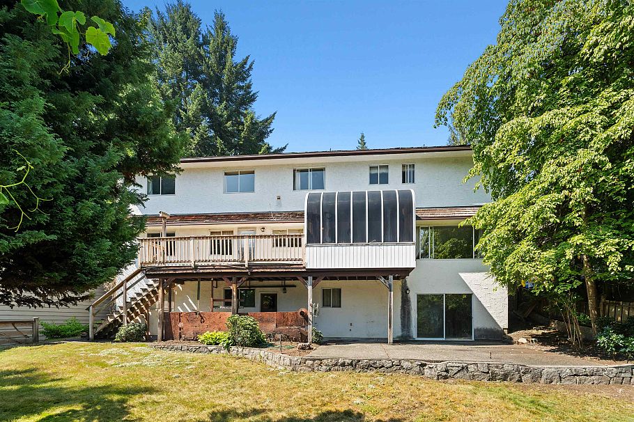 525 E Braemar Road North Vancouver, BC - 25