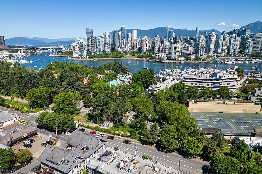 220 676 W 6th Avenue Vancouver, BC - 35