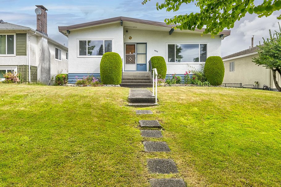 3053 E 16th Avenue Vancouver, BC - 1