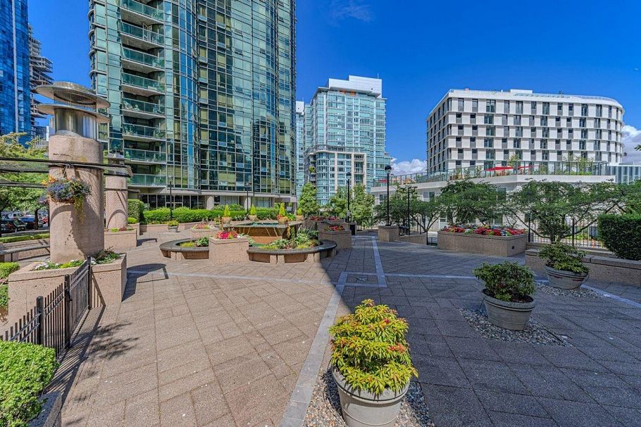 1806 588 Broughton Street Vancouver, BC - 11