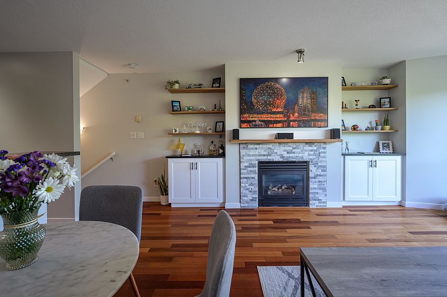 220 676 W 6th Avenue Vancouver, BC - 4