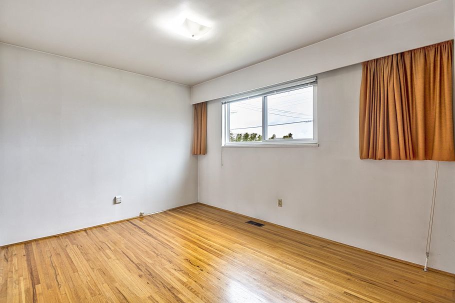 3053 E 16th Avenue Vancouver, BC - 14