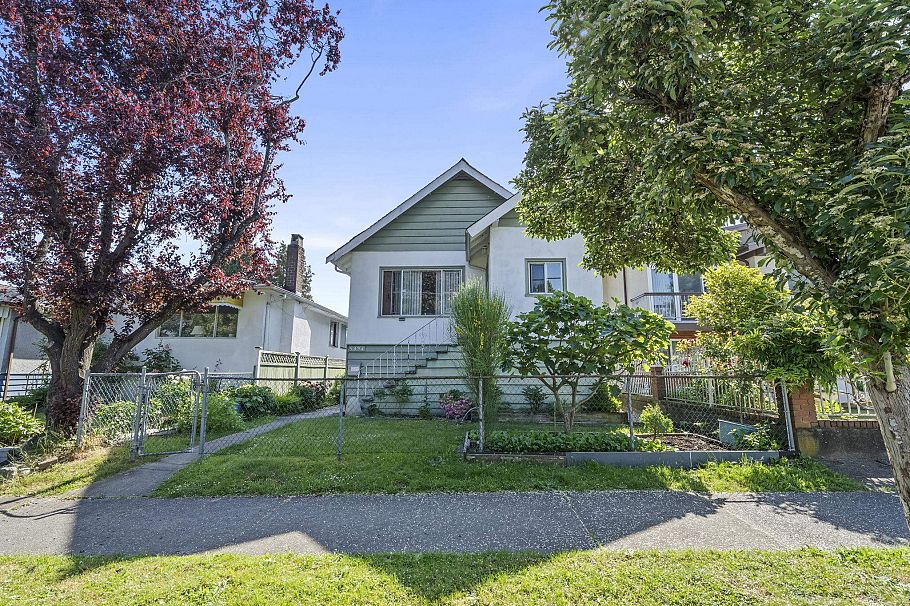 5434 Killarney Street Vancouver, BC - 2