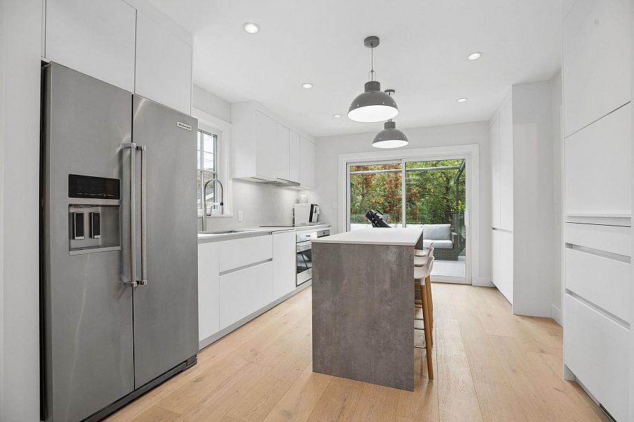 3426 W 11th Avenue Vancouver, BC - 8