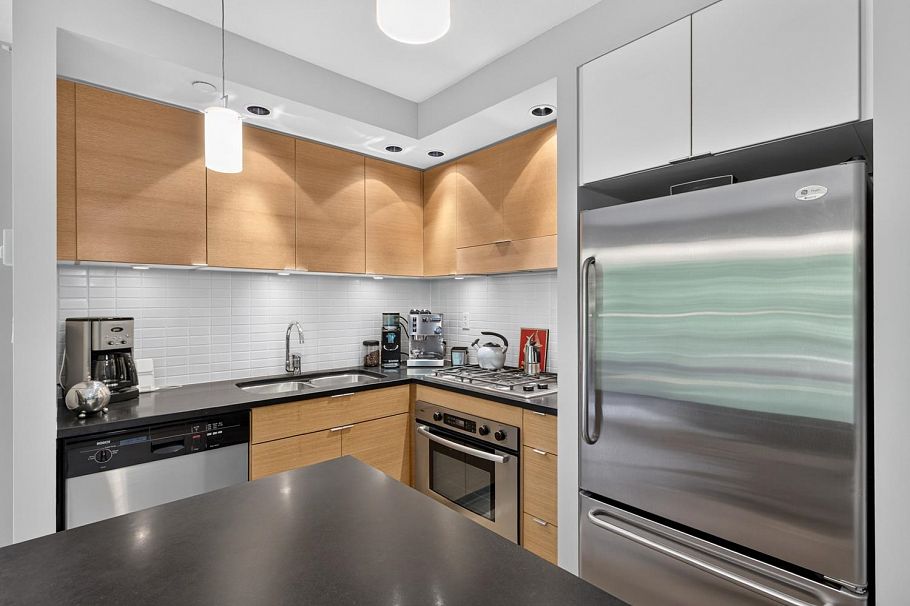 406 1055 Homer Street Vancouver, BC - 3