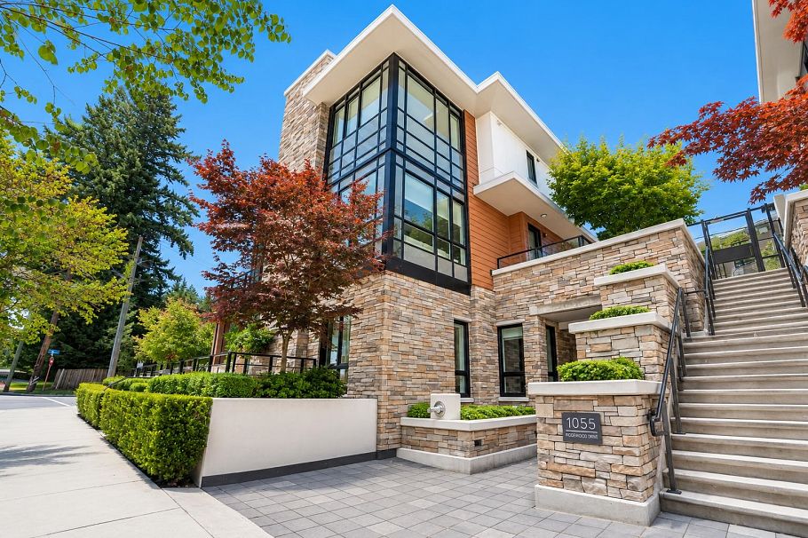 102 1055 Ridgewood Drive North Vancouver, BC - 1