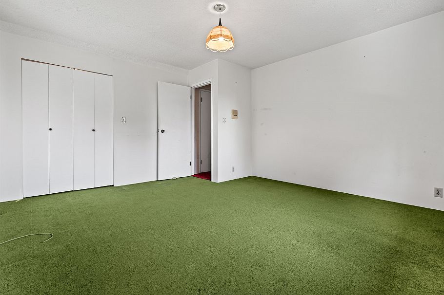525 E Braemar Road North Vancouver, BC - 21
