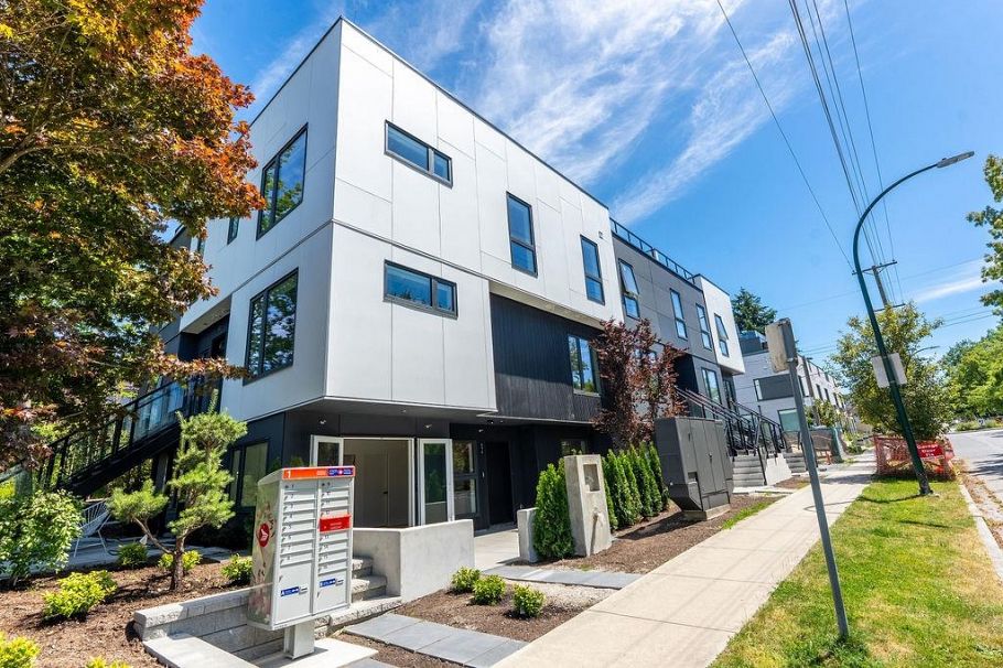 4522 Heather Street Vancouver, BC - 2