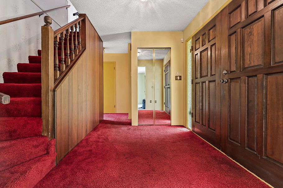 525 E Braemar Road North Vancouver, BC - 13