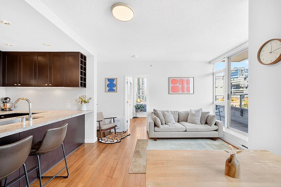 1802 821 Cambie Street Vancouver, BC - 2