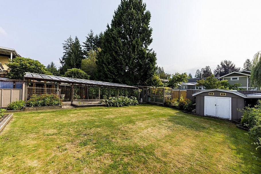 3466 Upton Road North Vancouver, BC - 30
