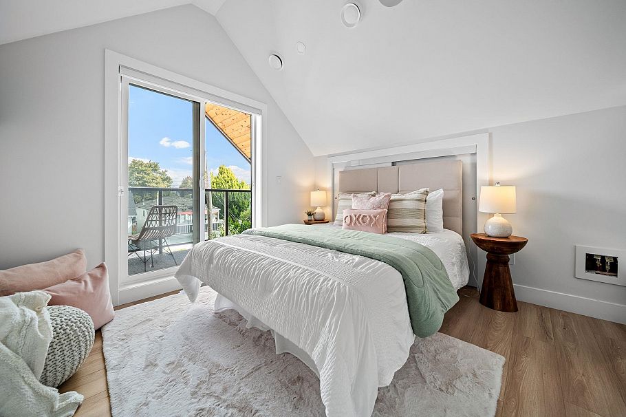 2369 Adanac Street Vancouver, BC - 24