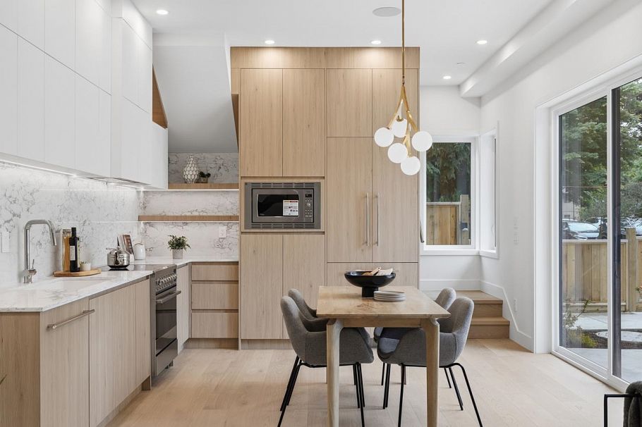 1 2511 Kitchener Street Vancouver, BC - 9