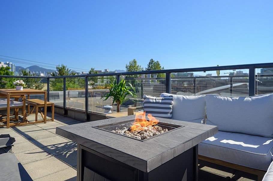 220 676 W 6th Avenue Vancouver, BC - 32