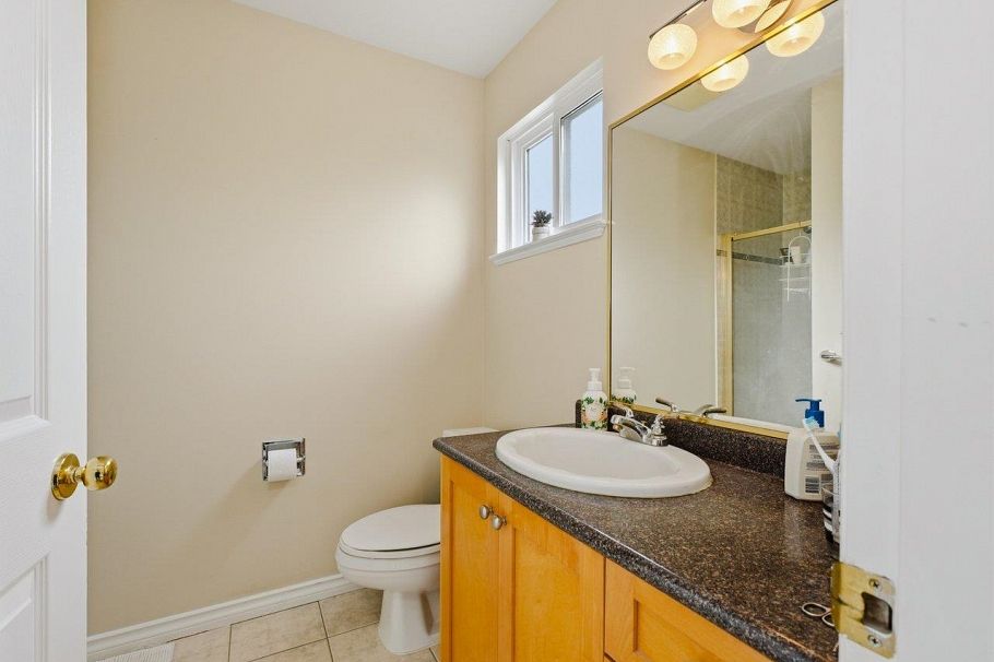 2048 St. Georges Avenue North Vancouver, BC - 17