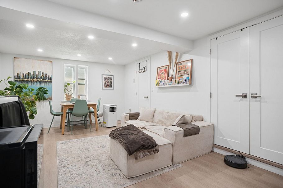 2890 W 8th Avenue Vancouver, BC - 12