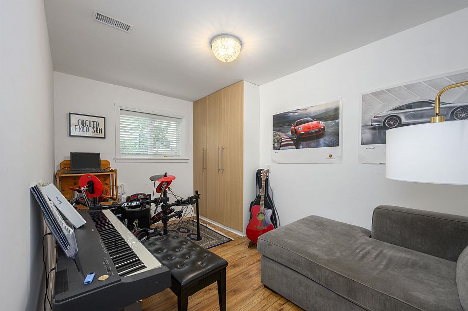 3342 Fromme Road North Vancouver, BC - 27