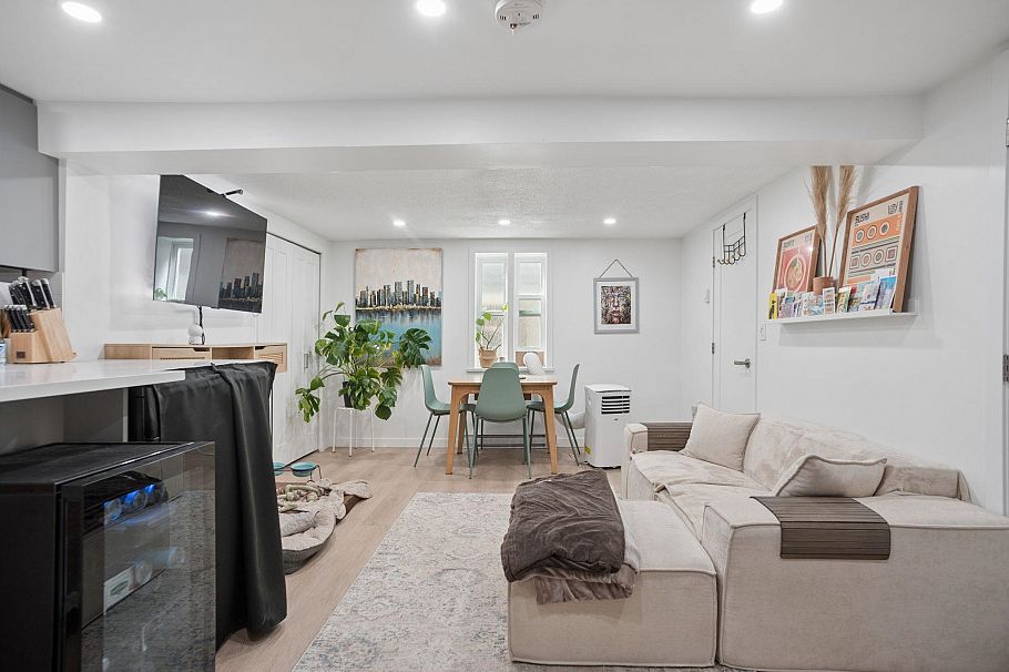 2890 W 8th Avenue Vancouver, BC - 11