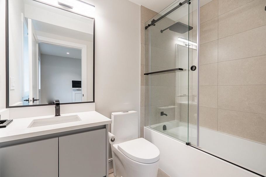 2 3674 Oxford Street Vancouver, BC - 8