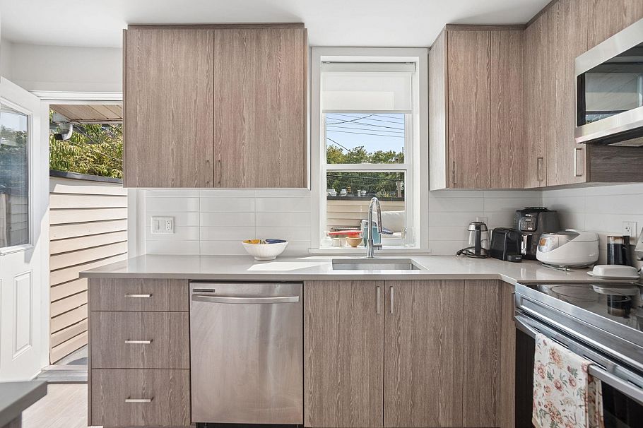 2890 W 8th Avenue Vancouver, BC - 20
