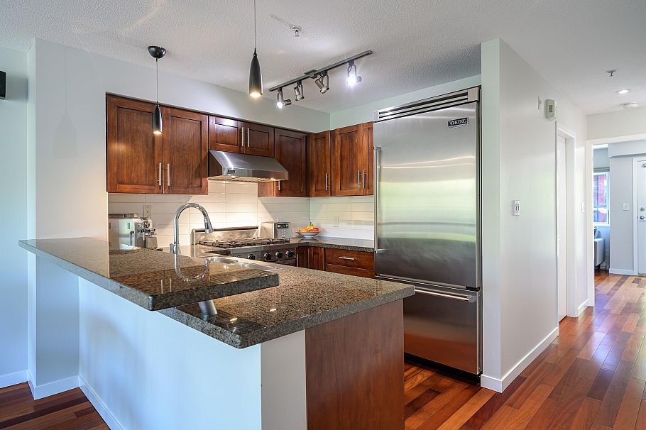 220 676 W 6th Avenue Vancouver, BC - 12
