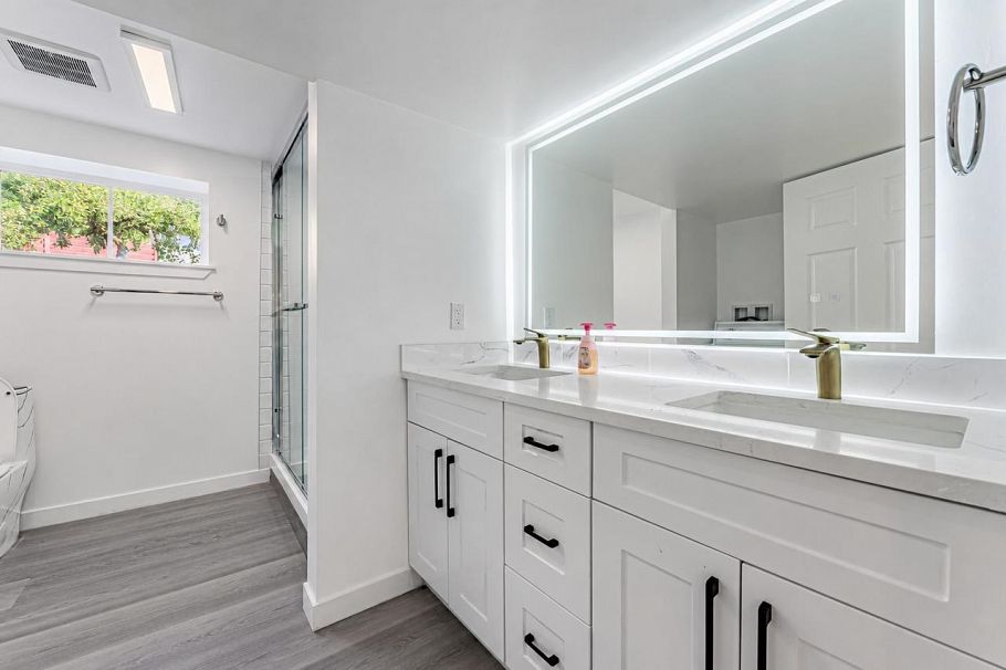 3008 Garden Drive Vancouver, BC - 30
