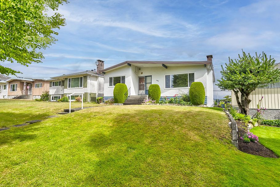 3053 E 16th Avenue Vancouver, BC - 2