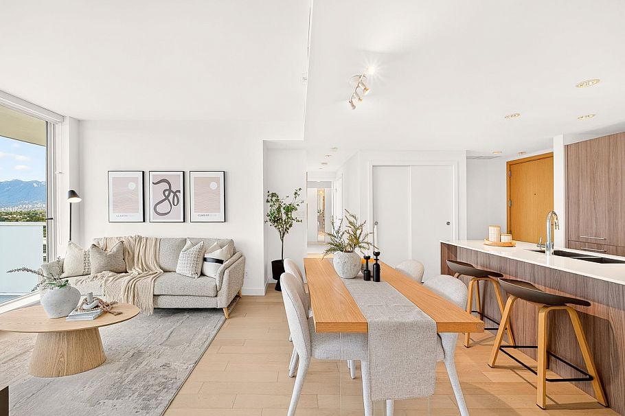1105 4638 Gladstone Street Vancouver, BC - 2