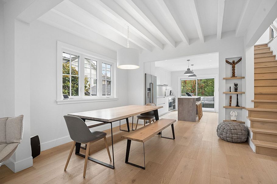 3426 W 11th Avenue Vancouver, BC - 1