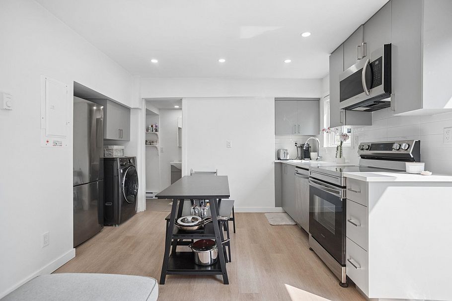 2890 W 8th Avenue Vancouver, BC - 27