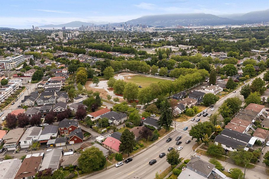 4561 Nanaimo Street Vancouver, BC - 17