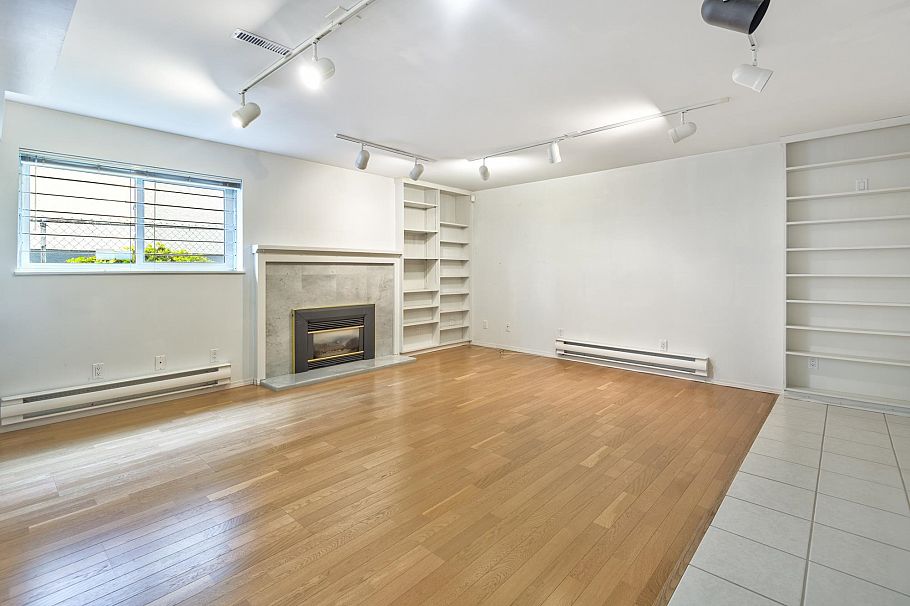 3053 E 16th Avenue Vancouver, BC - 18