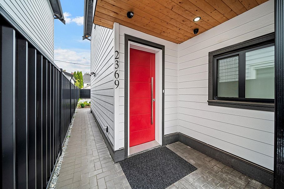 2369 Adanac Street Vancouver, BC - 2